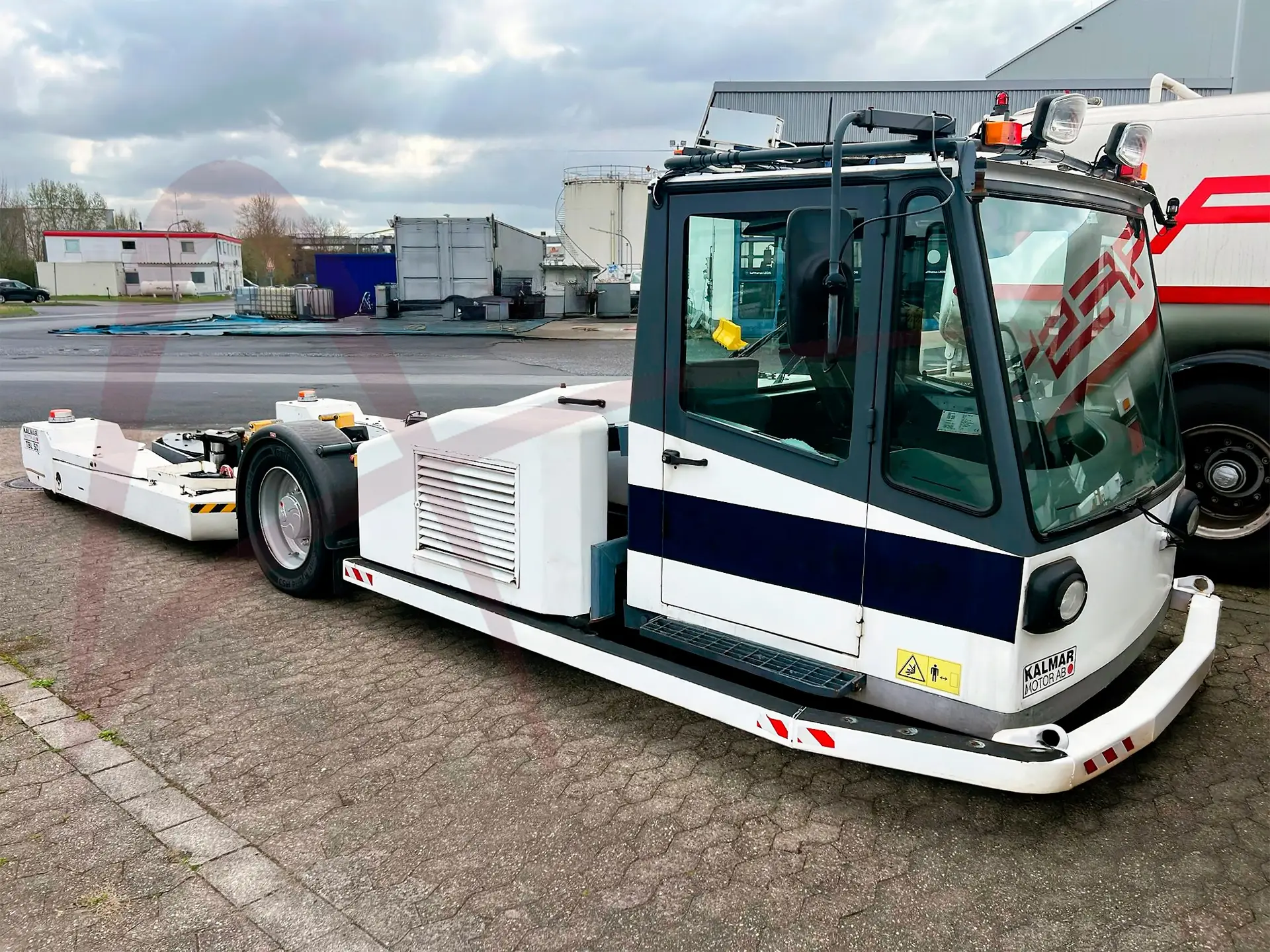 Refurbished Pushback Tractors